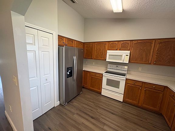 4th image of 4950 Marsh Harbor Dr