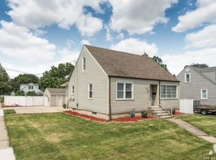 502 N Douglas Ave, Villa Park, IL
