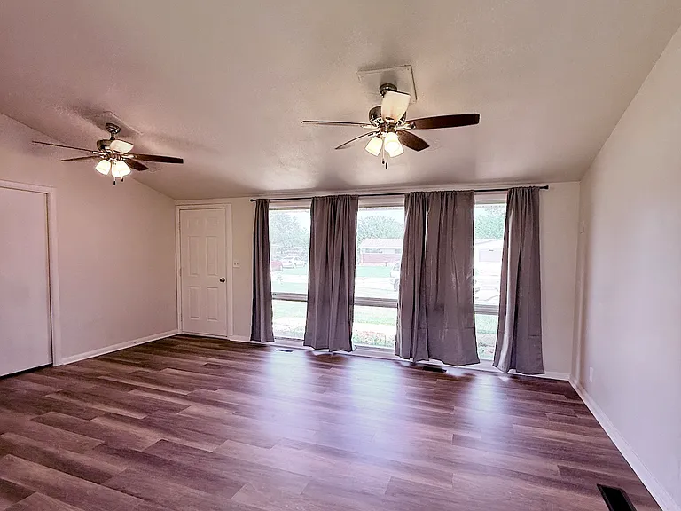 1207 Kingston Dr — Photo 5