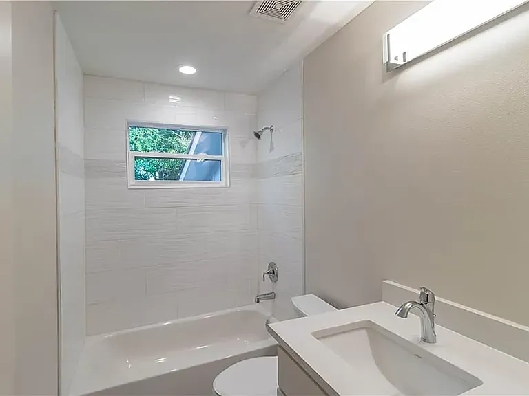 1713 Payne Ave — Photo 17