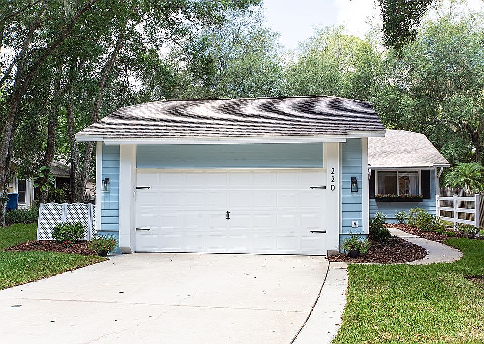 1st image of 220 Briarfield Ct
