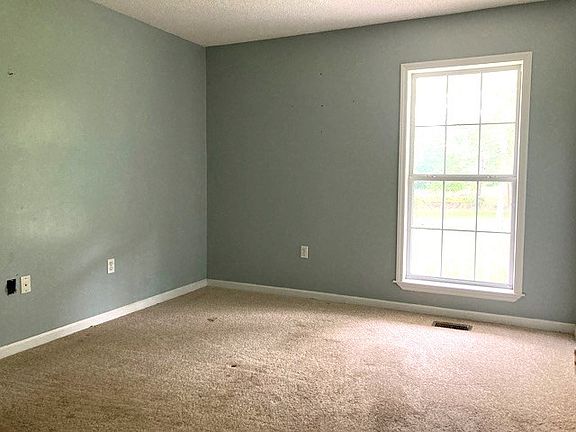 2nd image of 730 Mill Creek Cir
