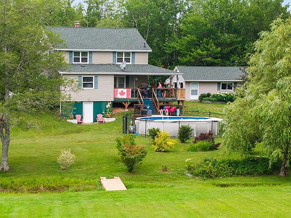 2nd image of 40 Urquharts Ln