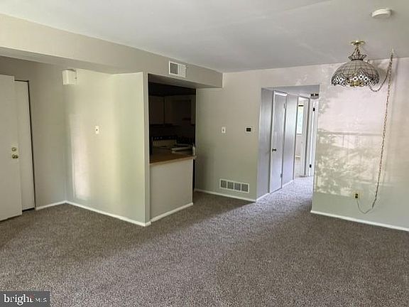 2nd image of 314 Saybrook Ln