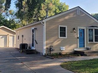 1120 Manatt St, Lincoln, NE 68521