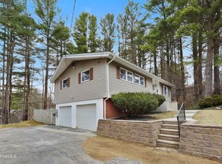 100 Roselyn Dr, Pittsfield, MA 01201