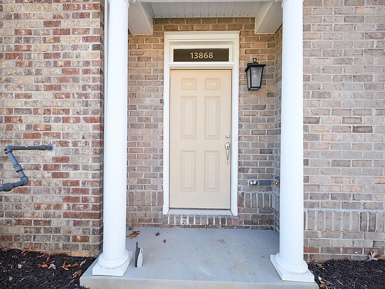 13868 Randolph Pond Ln — Photo 6