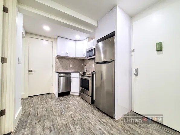 1487 Sterling Place image 6 of 11