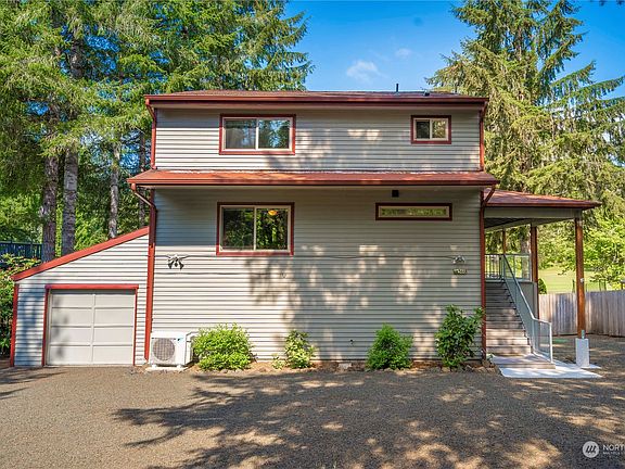 3rd image of 360 N Fairway Drive E