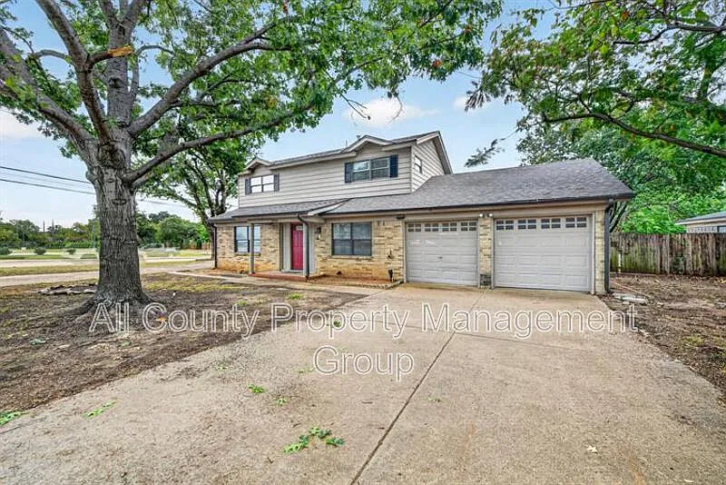 4 bed, 2.0 bath, 1648 sqft, $2,895 — Photo 3