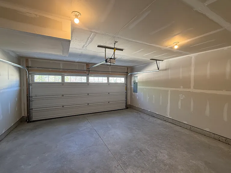 2110 Winterberry Ln — Photo 24