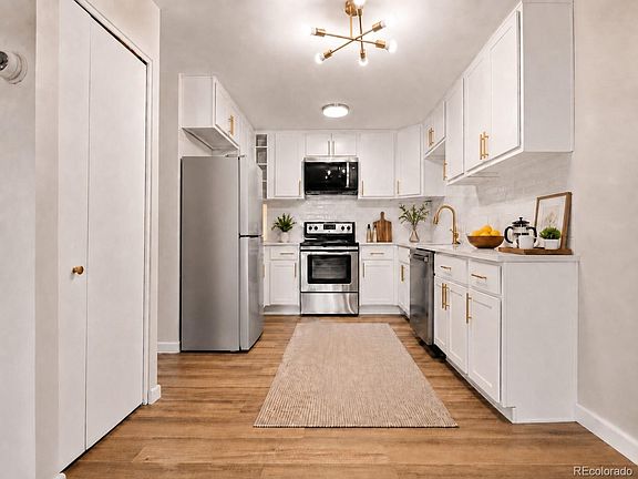 2nd image of 675 S Alton Way #9C