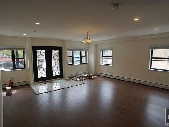 4th image of 310 Bay 10 St #2
