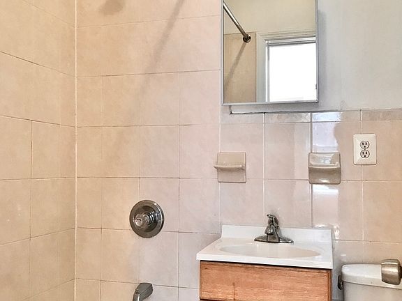 5th image of 50 W 55th St #6A