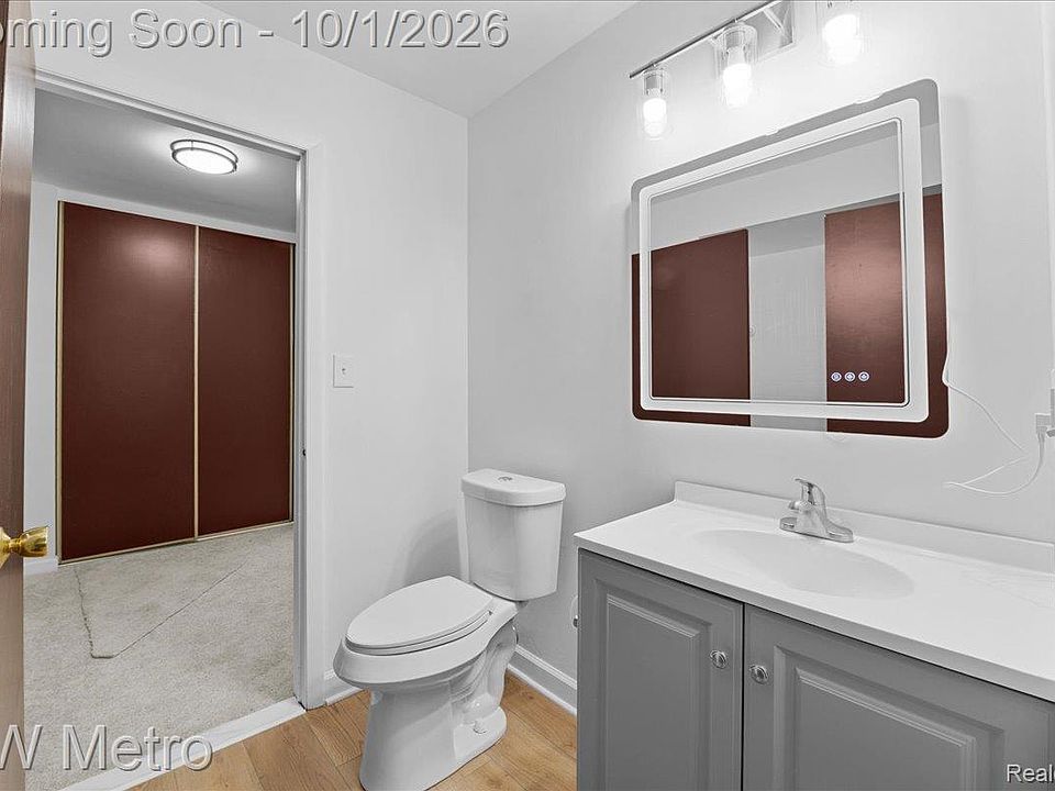 25168 Maplebrooke Dr, photo 17