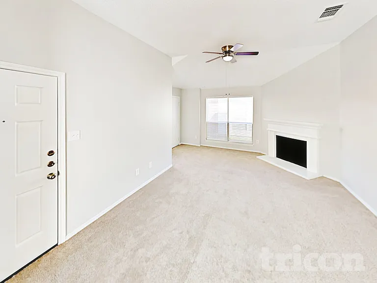 10525 Flamewood Dr — Photo 3