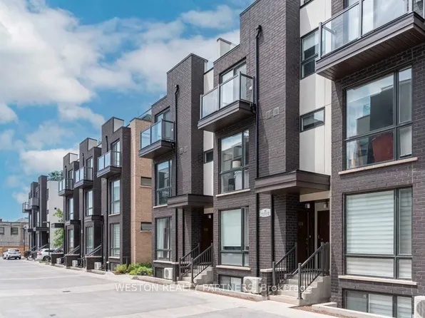 30 Fieldway Rd #76, Toronto, ON M8Z 0E3