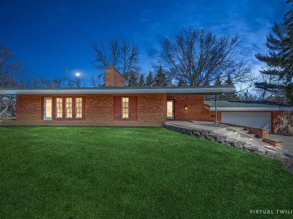 130 Fairlawn Ave E, Winsted, MN 55395