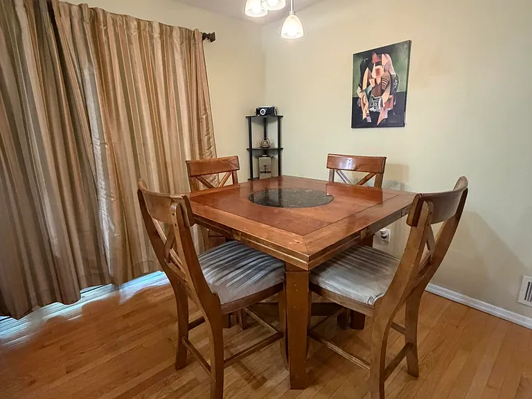652 Holly Ln — Photo 8