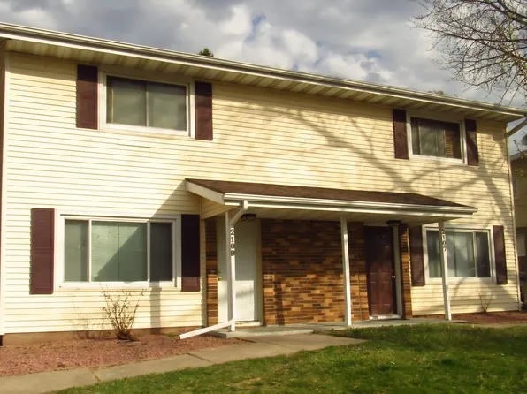 2109 10th Street Pl, Coralville, IA 52241