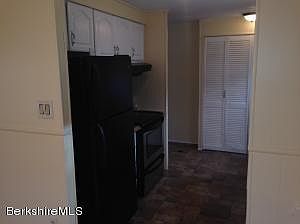 5th image of 13 Lakewood Dr