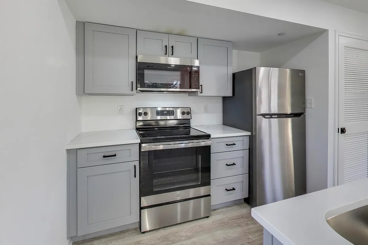 Building Photo - 5305 Dana Pl NW #4