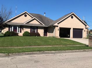 1031 Bethune Cir, Dayton, OH 45417