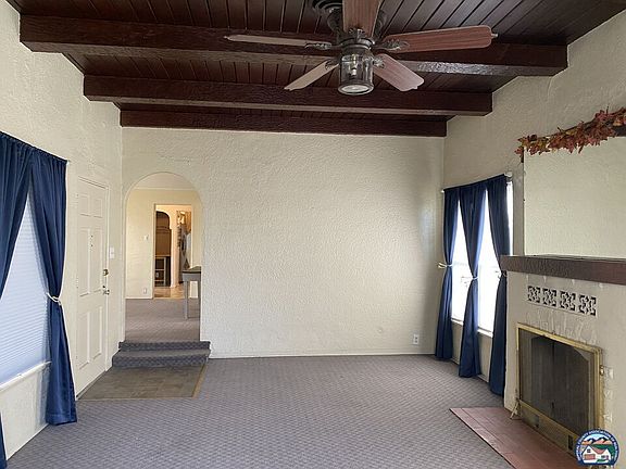 4th image of 555 Sandalwood Dr