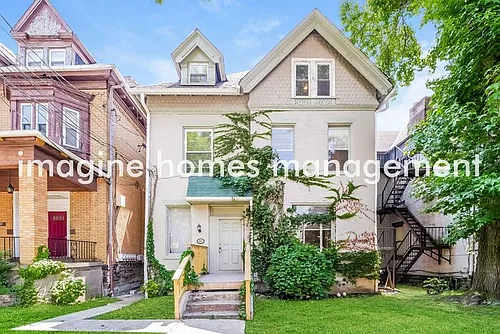 241 Amber St #3 Photo 1
