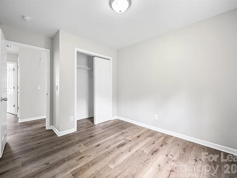 5194 Brooktree Dr — Photo 16