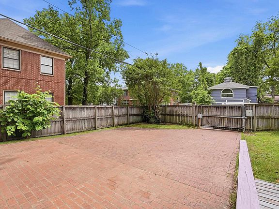 44th image of 1823 S Broadway St