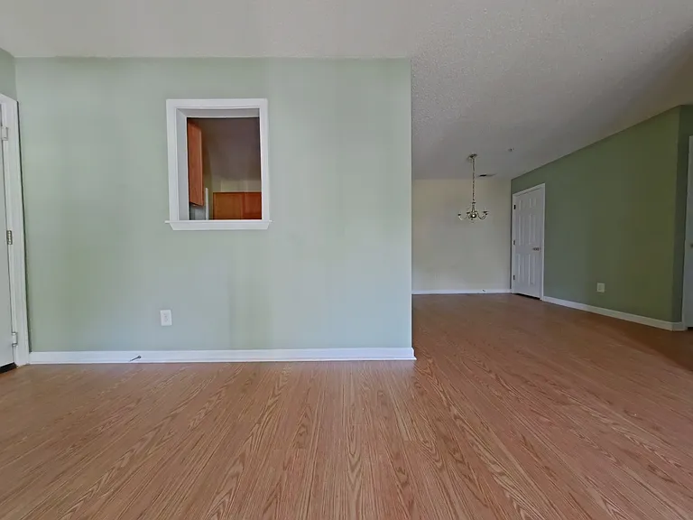 905 Hanahan Ct #1B — Photo 8