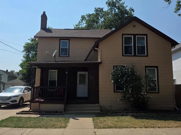 708 S Blackhawk Ave, Freeport, IL 61032