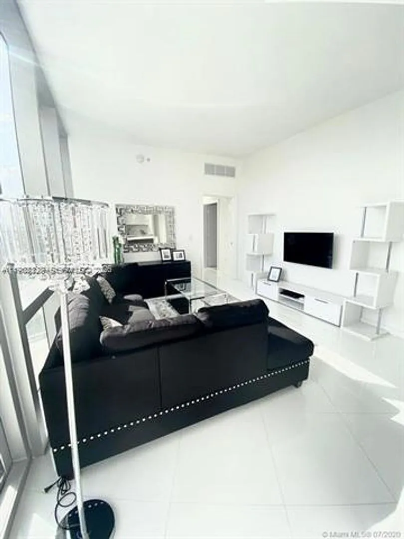 851 NE 1st Ave cu-1402, Miami, FL 33128 — Photo 3
