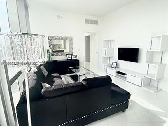 3rd image of 851 NE 1st Ave #1402