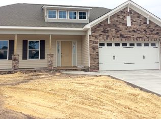 209 W Azalea Dr, Holly Ridge, NC 28445