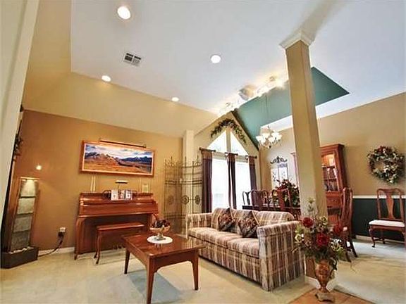 2nd image of 5512 Legacy Oaks Dr
