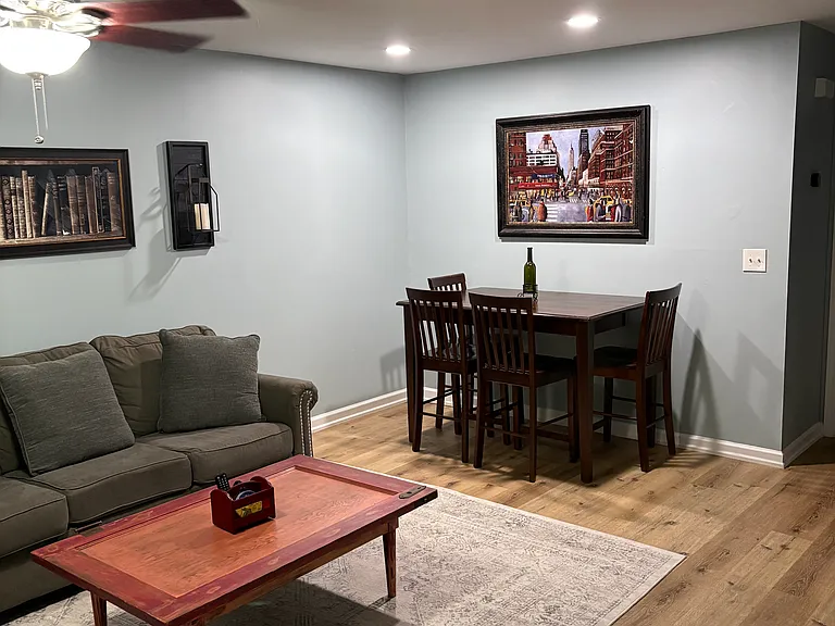 510 E Gillespie St — Photo 5