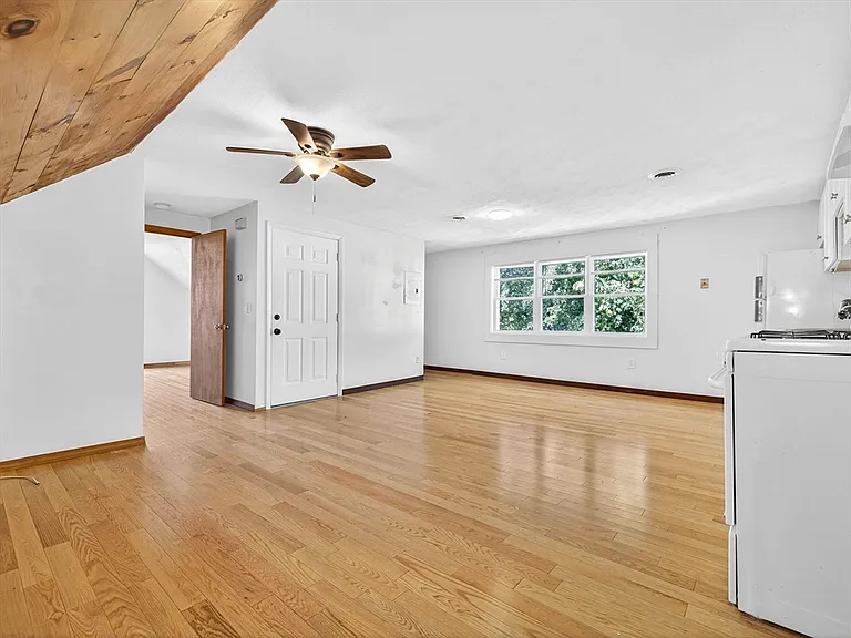 27 Joseph St #3 — Photo 5