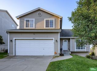 18057 Lillian St, Omaha, NE 68136