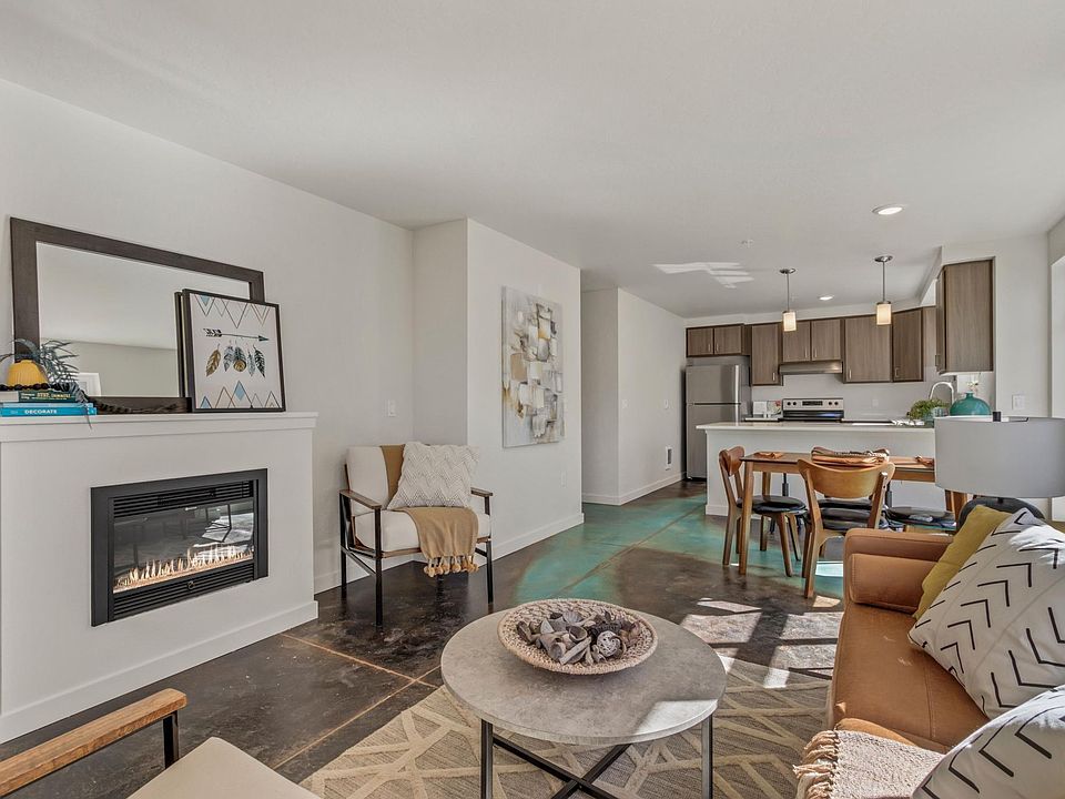 1st image of 314 E Railroad Ave #103