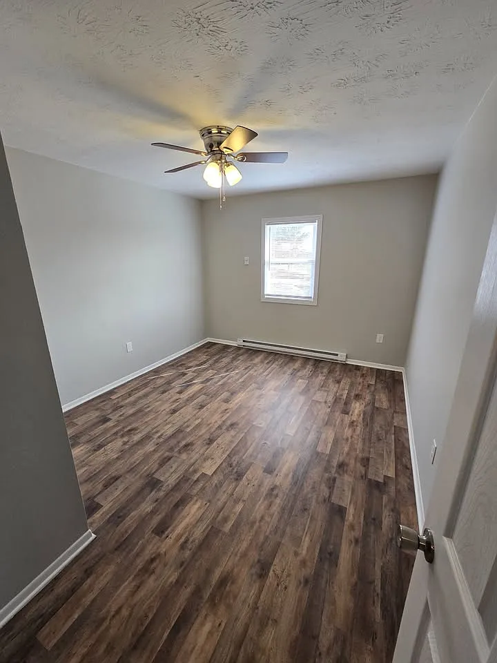 2 bed, 800 sqft, $650 — Photo 4