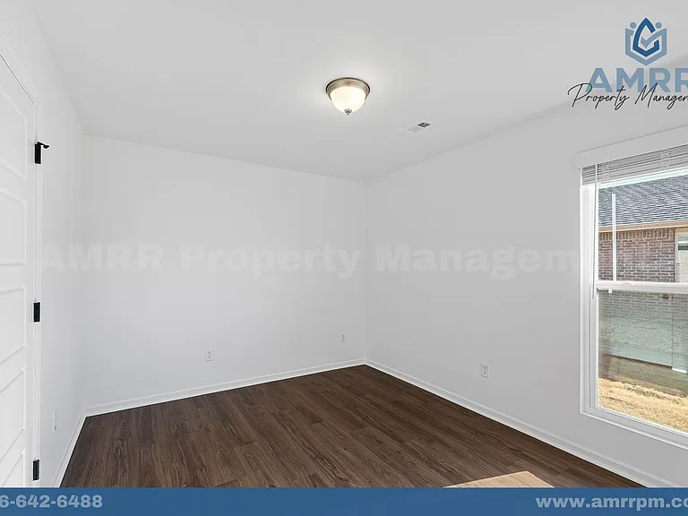 125 SW Vicki St — Photo 12