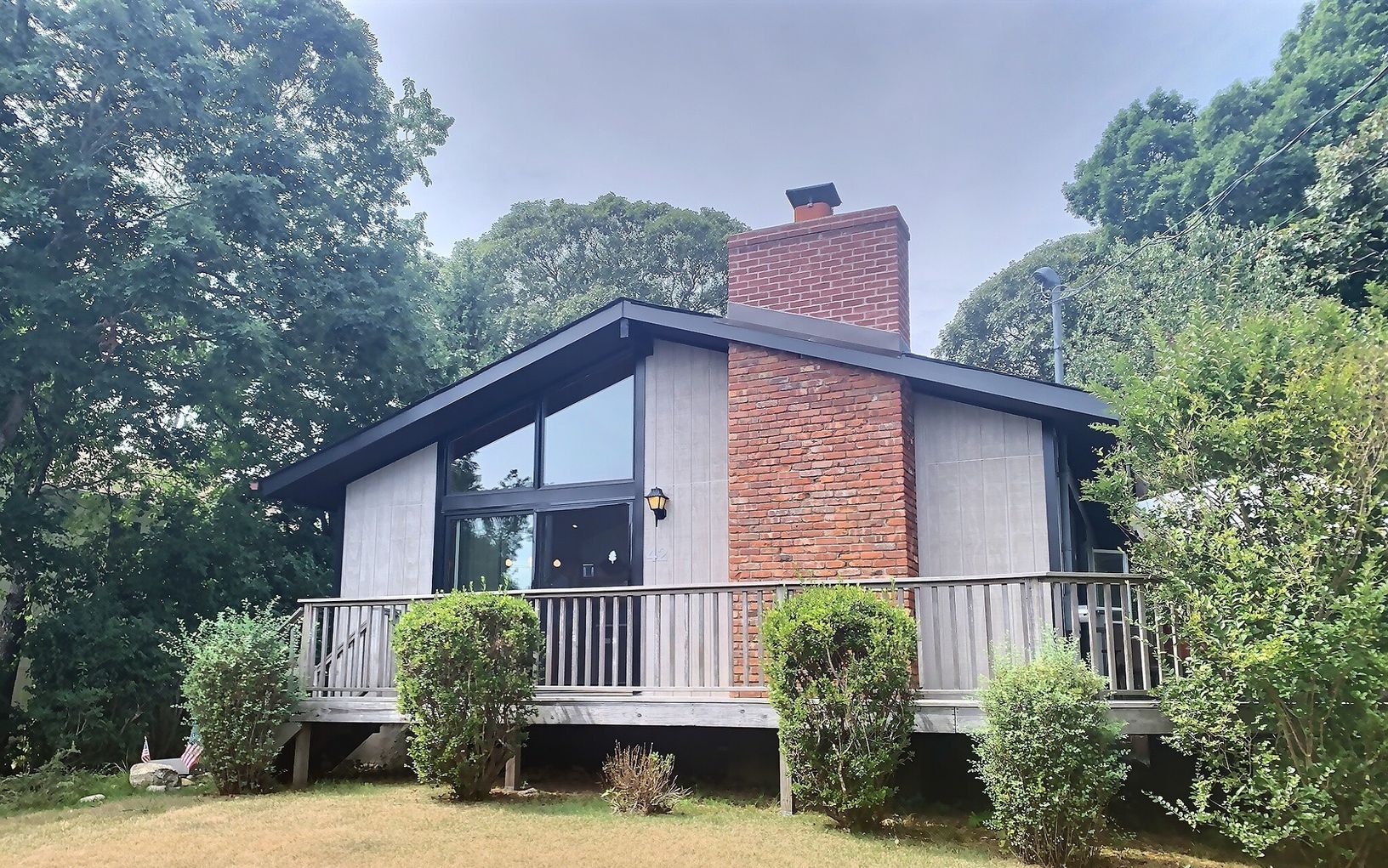  Front with wrap around deck