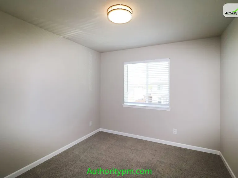 844 Mission De Oro Dr #B — Photo 17