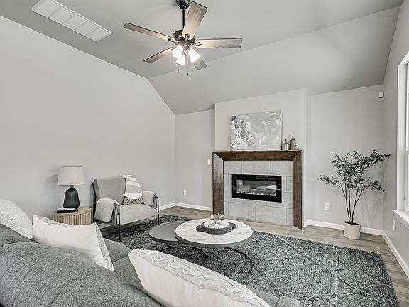 4th image of 1007 Magnolia Dr