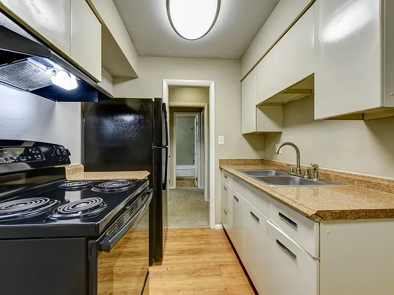 Red Brick Apartments — Photo 11