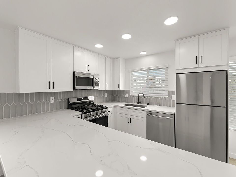 1st image of 4514 Bancroft St #15