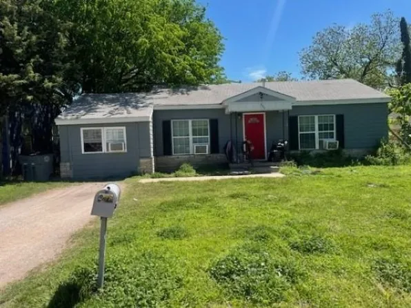 204 SW 24th St, Lawton, OK 73505