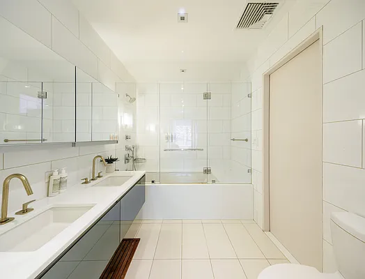 Rented by Rove Travel LLC | media 17